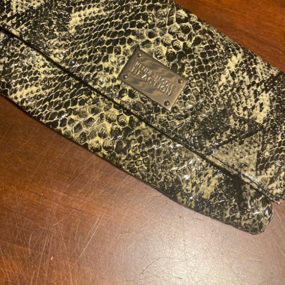 Kenneth Cole Reaction Black and Cream Snakeskin Clutch - Picture 1 of 4